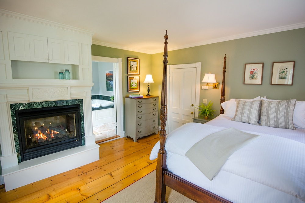 Four Columns Inn — hotel in Newfane