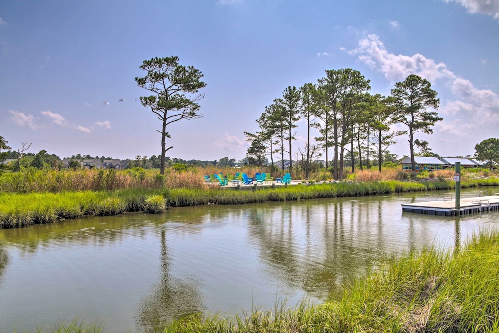 Resort Amenities & Screened Porch: Ocean View Home - photo 41
