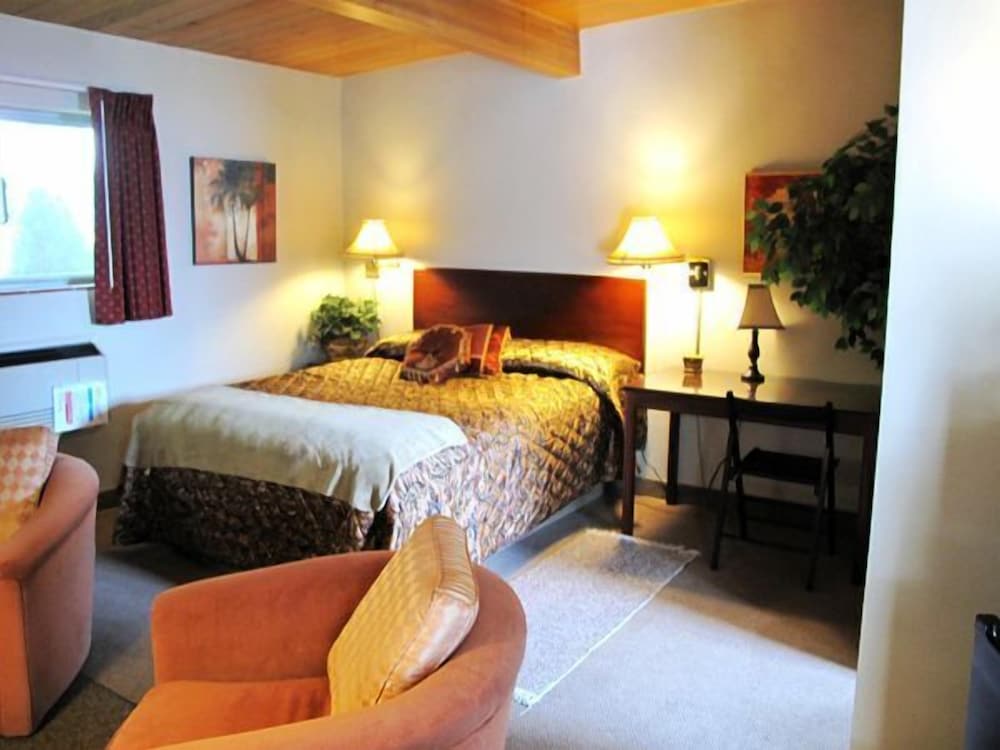 Hudson Manor Inn - photo 12