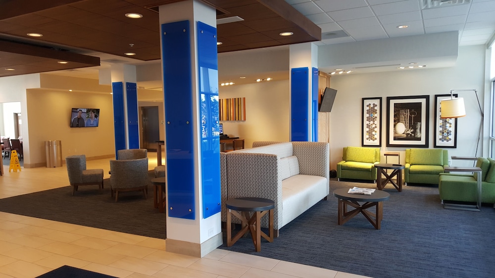Holiday Inn Express & Suites Toledo West by IHG - photo 36