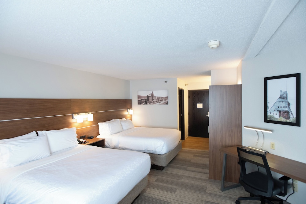 Holiday Inn Express Houghton Keweenaw by IHG - photo 30