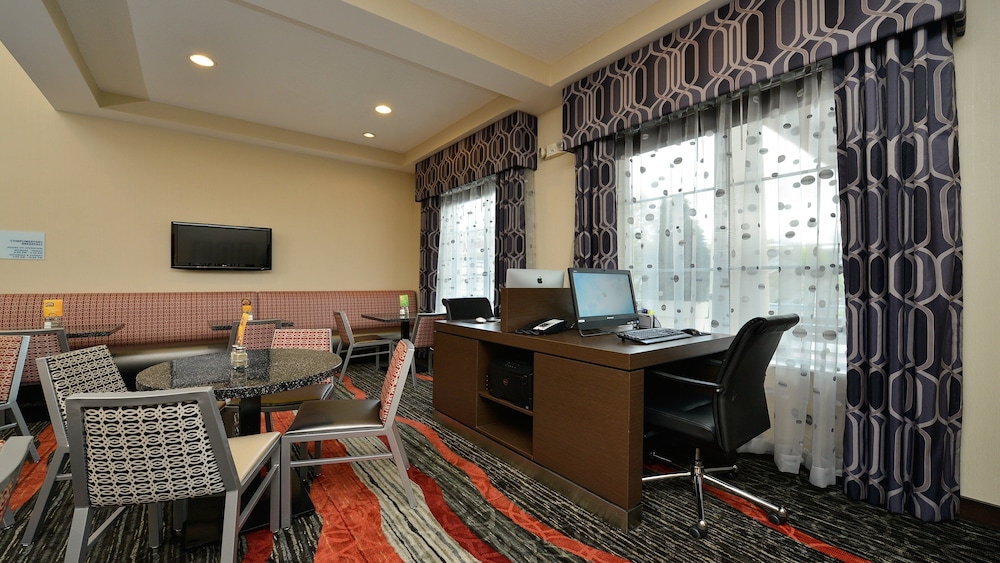 Holiday Inn Express Boston Milford by IHG - photo 24
