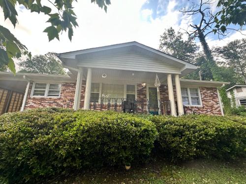 Duplex style home quiet area — 4-Star Luxury Hotel in Warner Robins, United States