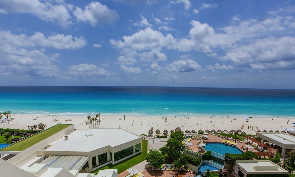 Condo in Ocean Front Resort - last minute hotel in Cancun