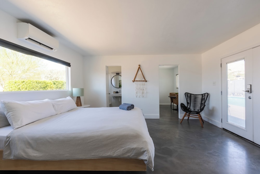 Desert Hot Springs Inn - photo 18
