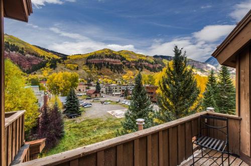 Centrally Located In Town This 2 Bed And 2 Bath Manitou Is A Must See — Telluride