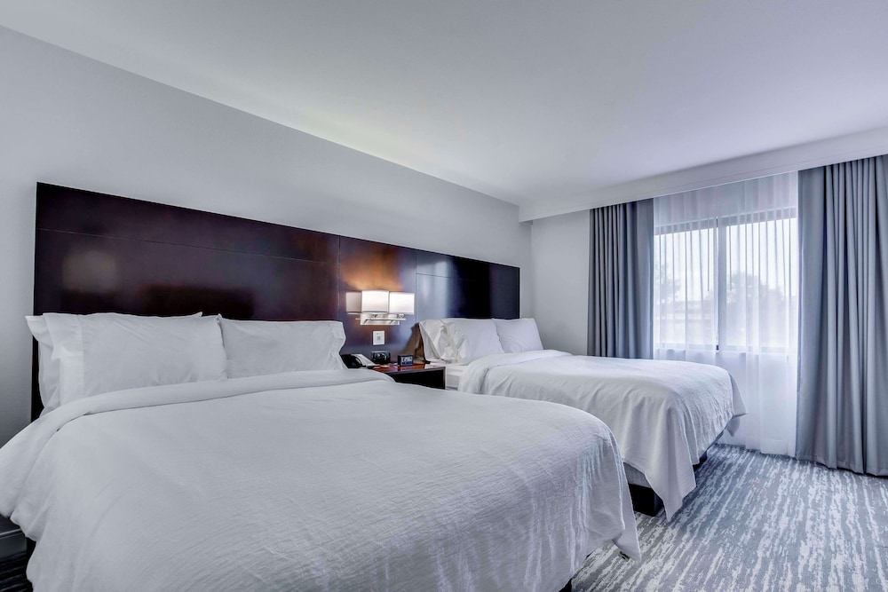 Embassy Suites Louisville East - photo 29