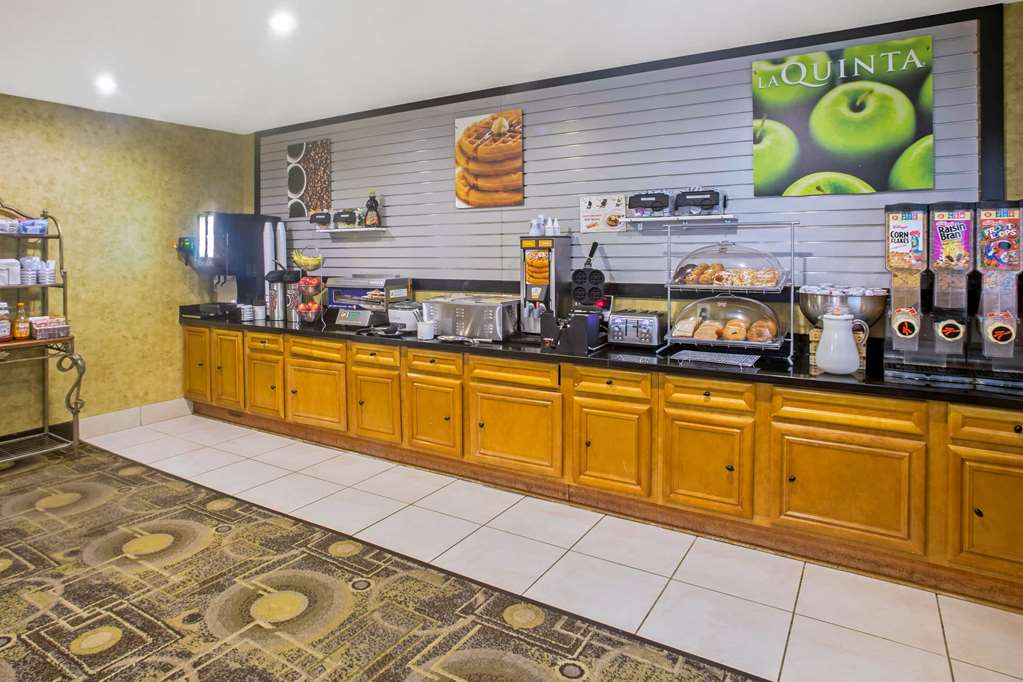 La Quinta Inn & Suites by Wyndham Fort Smith - photo 29