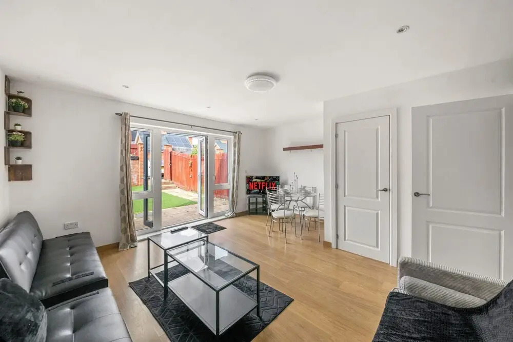 Charming 3 Bedroom House In Reading