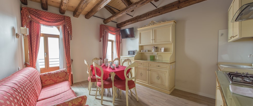 Venezia Santa Croce 1797 — 4-Star Luxury Hotel in Venice, Italy