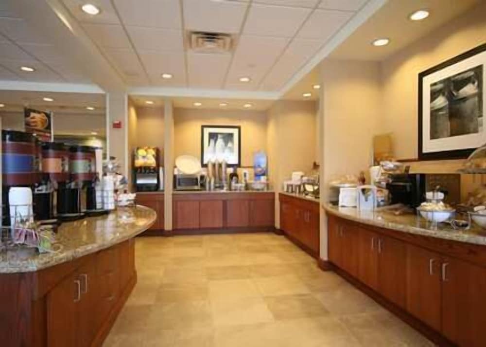 Hampton Inn Rutland - photo 50