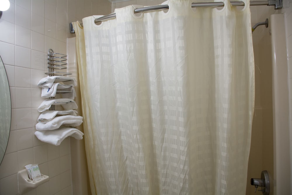 Atlantic Inn & Suites - photo 36