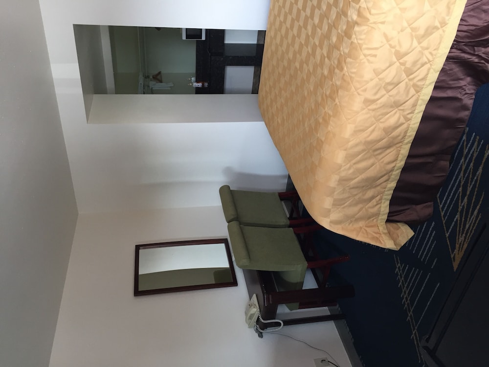 La Hacienda Motel - photo 5