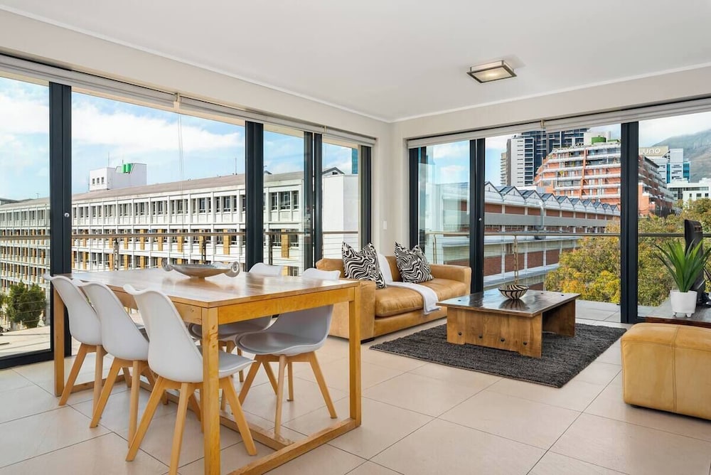 Rockwell 403 — 4-Star Luxury Hotel in Cape Town, South Africa