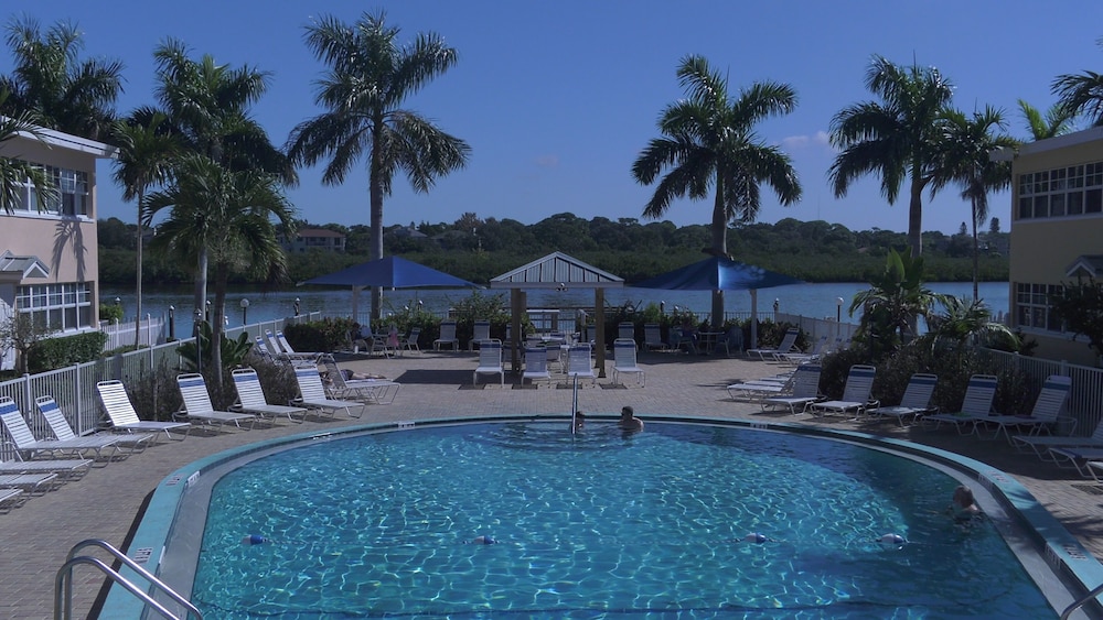 Barefoot Beach Resort — hotel in Indian Shores