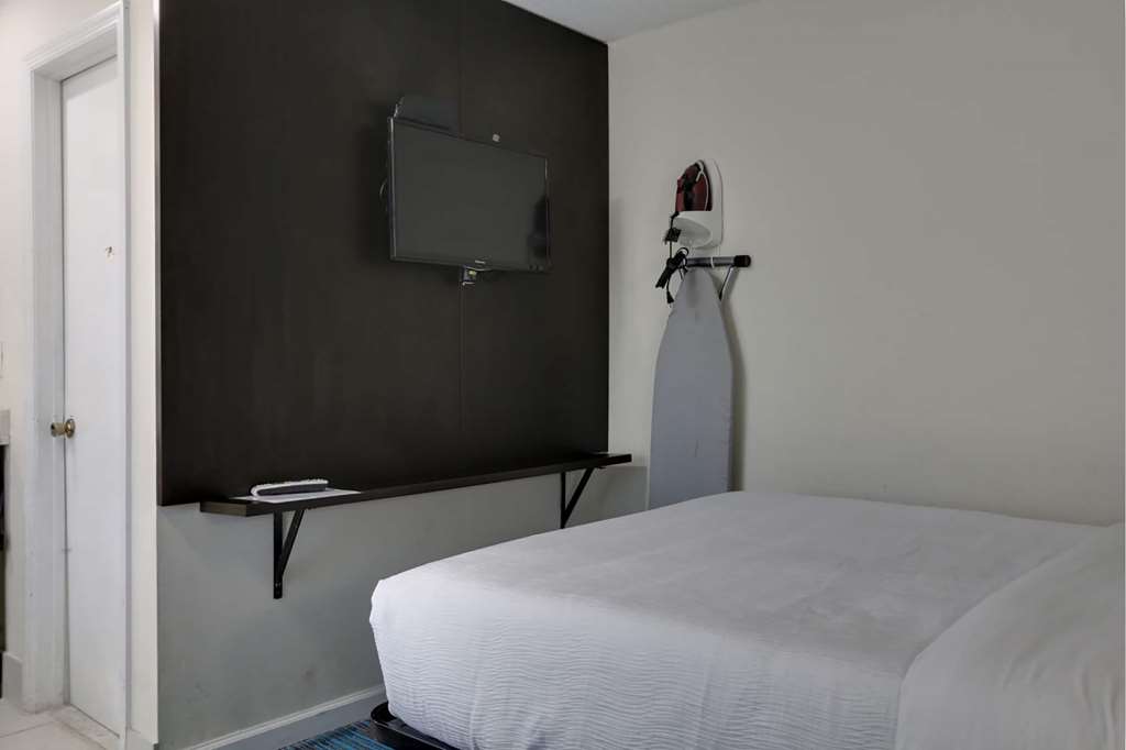 Travelodge by Wyndham Calhoun South I 75 - photo 5