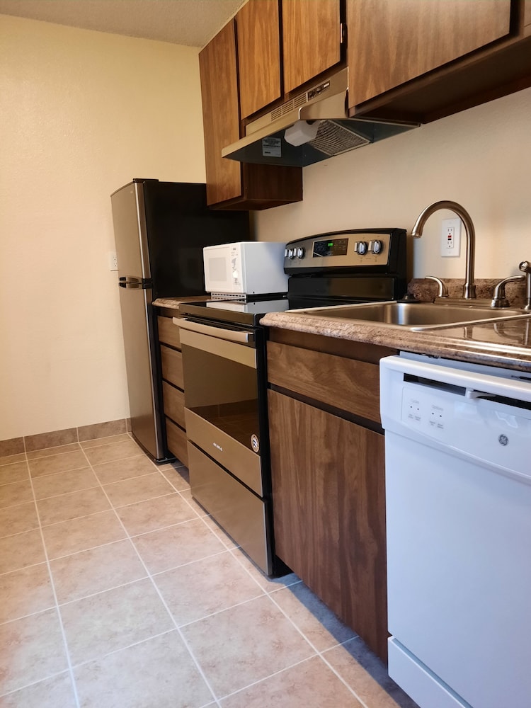 RiverTree Inn & Suites - photo 14