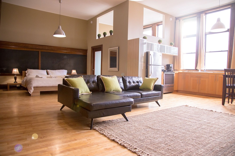 School 31 Lofts at Colors Studios - photo 117