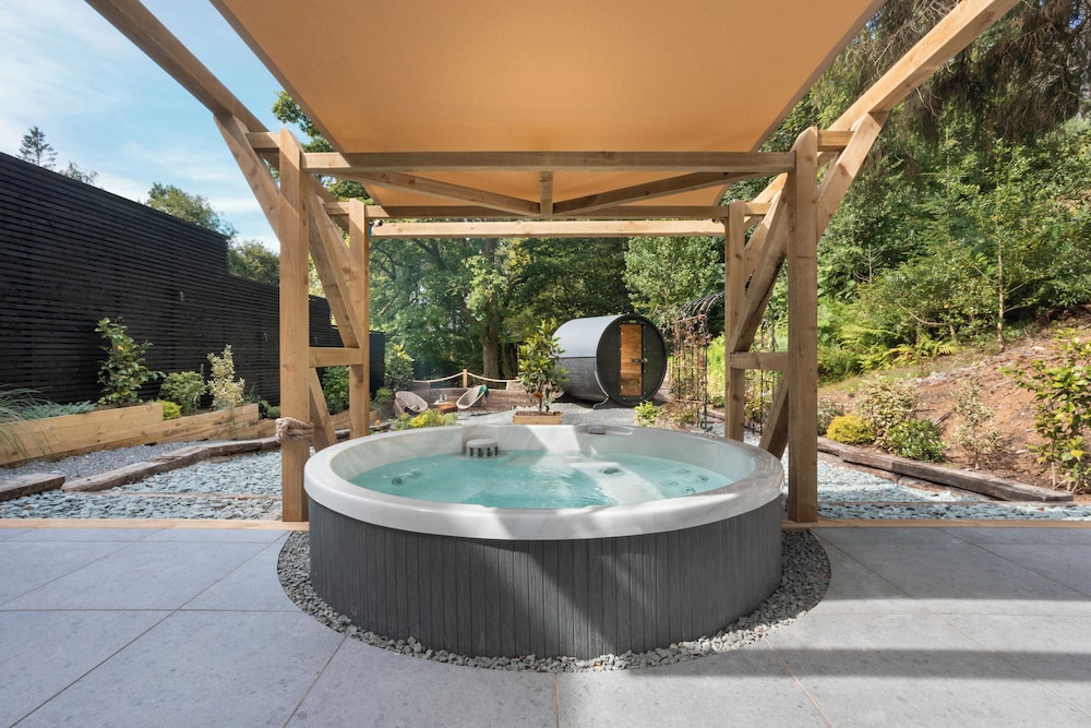 Aphrodites Group — 4-Star Luxury Hotel in Windermere, United Kingdom