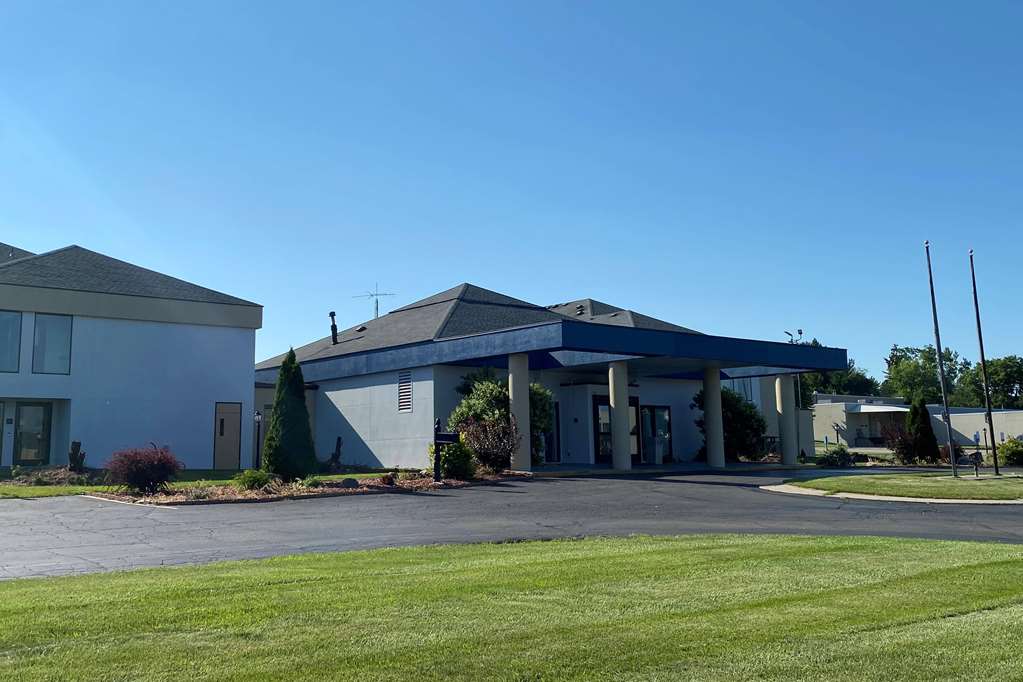 AmericInn by Wyndham Fort Atkinson - featured photo