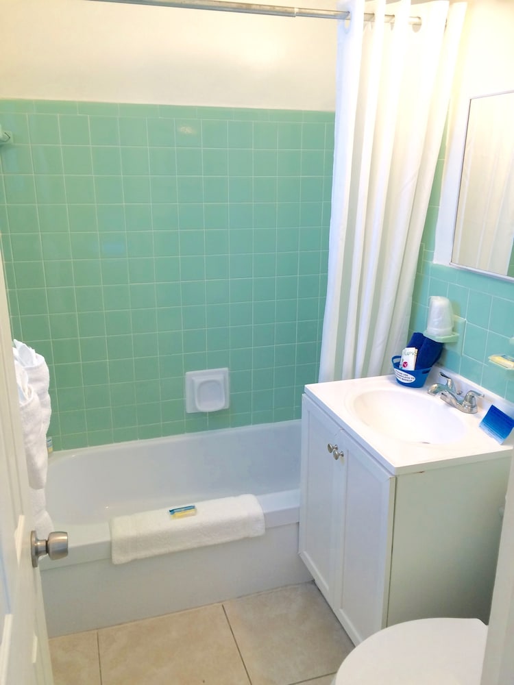 Great Escape Inn - photo 38