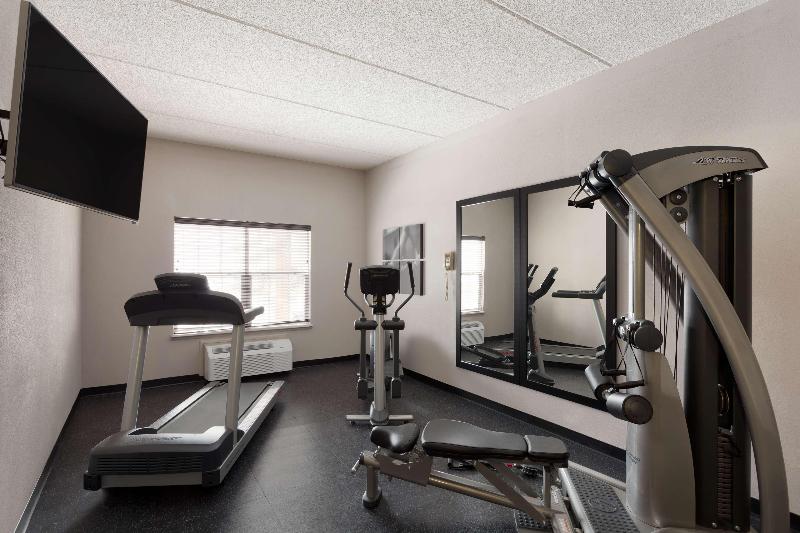 Country Inn & Suites by Radisson Jackson TN - photo 22