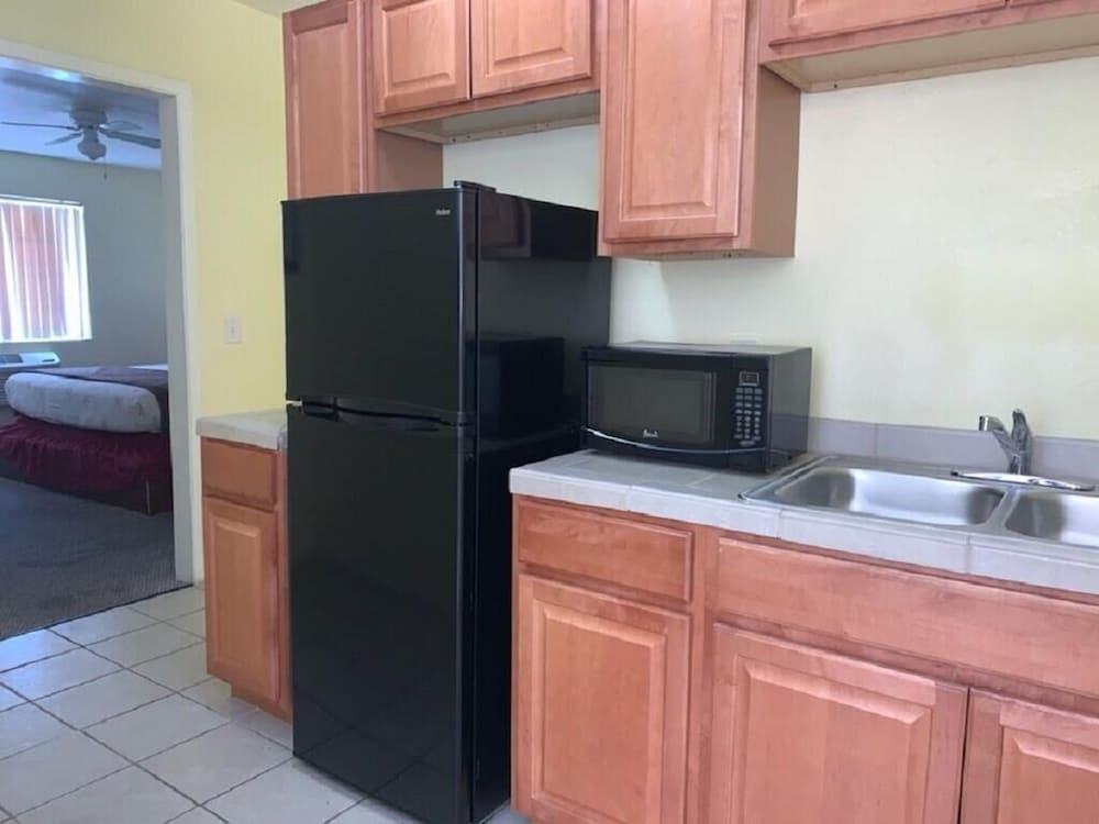 Europa Inn & Suites - photo 21