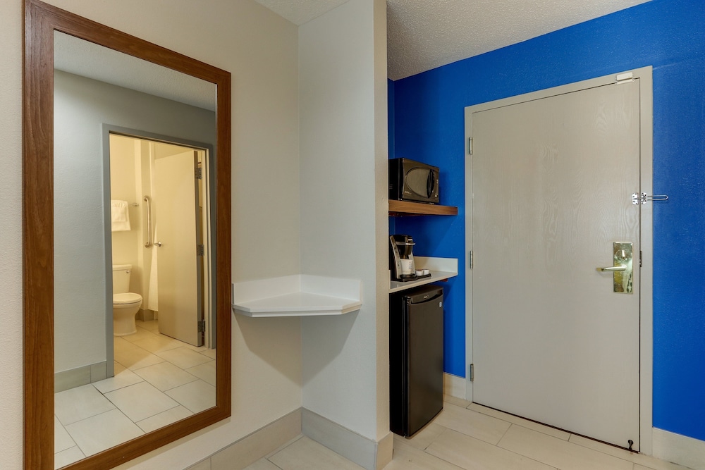 Holiday Inn Express Cincinnati North Monroe by IHG - photo 20