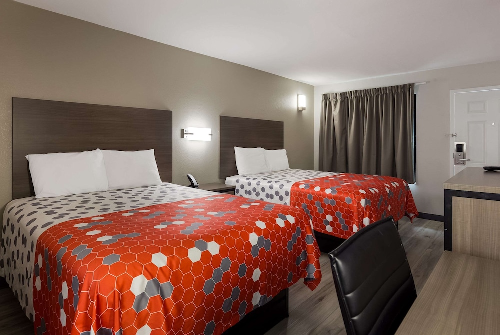 Econo Lodge Mobile Airport Blvd. - photo 10