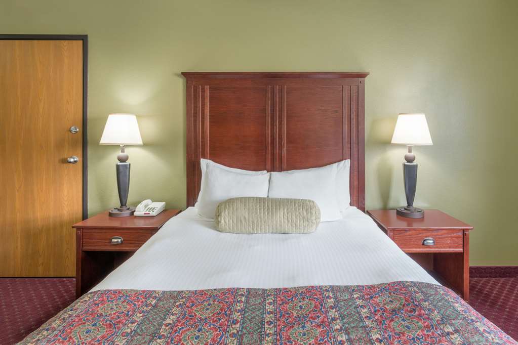 Baymont by Wyndham Bozeman - photo 15