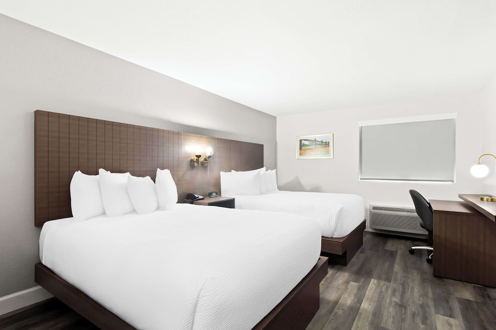 SureStay by Best Western Groves - photo 6