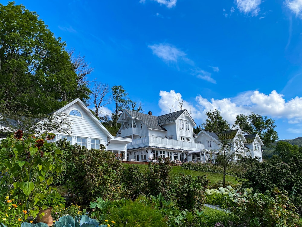 Haaheim Gaard - carbon neutral hotel in Uggdal