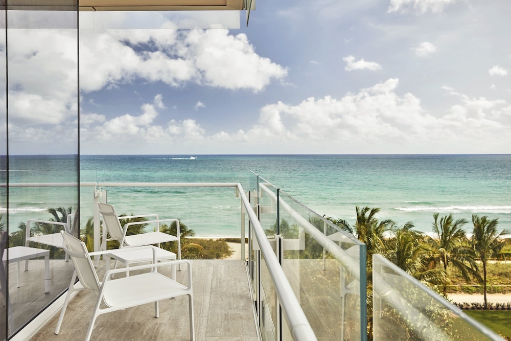 Four Seasons Hotel at The Surf Club - photo 45
