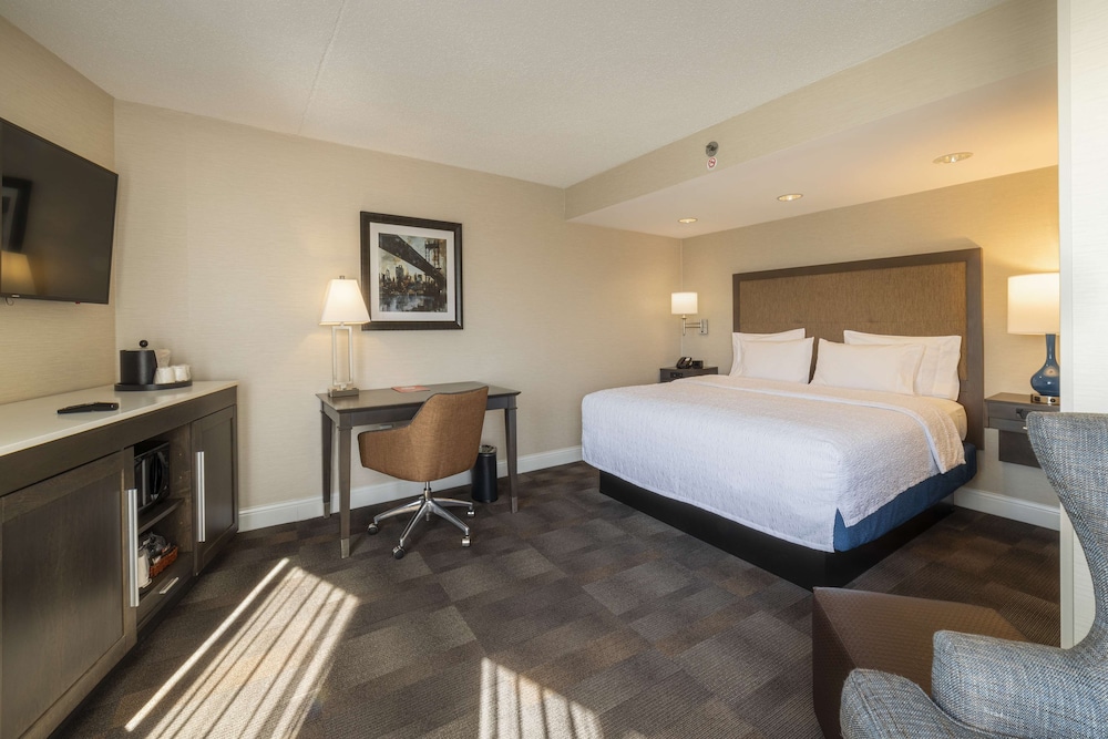 Hampton Inn Carlstadt At The Meadowlands - photo 10