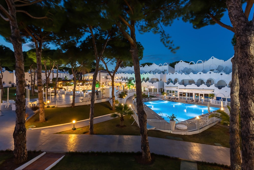 Marbella Resort 2 Pool Whirlpool Sauna — Marbella