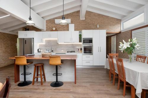 4 Shelly Beach Road — Port Macquarie — photo 2