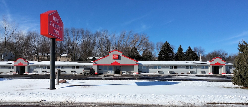 Red Carpet Inn - carbon neutral hotel in Windom