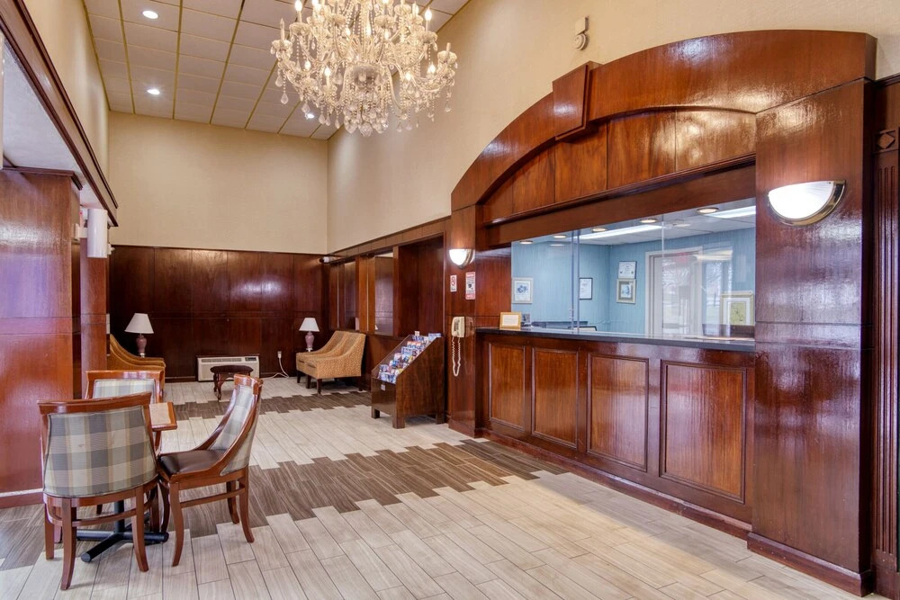 Red Carpet Inn Takoma Park - photo 2