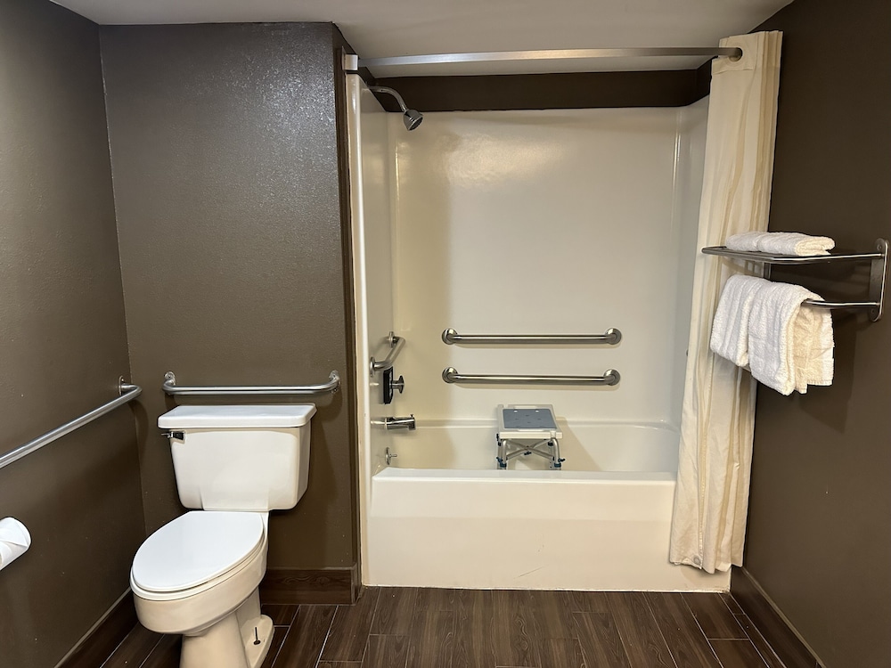 Red Roof Inn & Suites Marysville - photo 23
