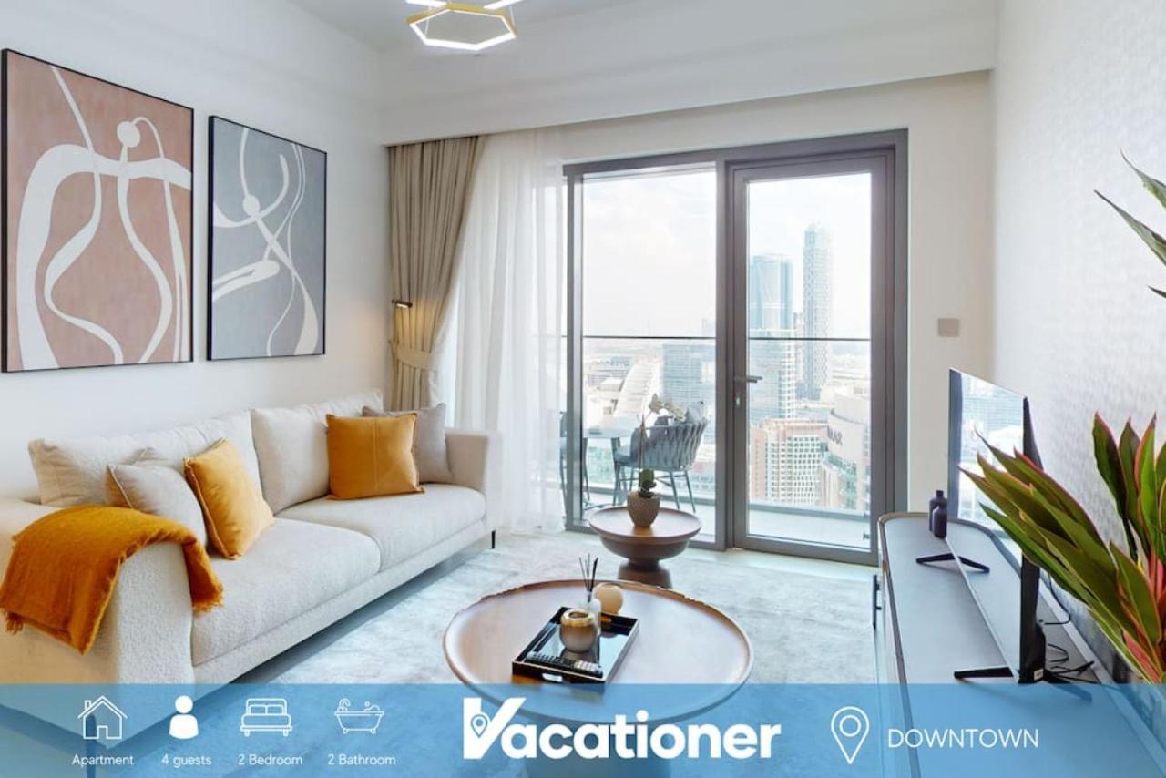 Vacationer I Elegant 2 Bed with City Views I Walk to Dubai Mall & Burj Khalifa I Downtown I Burj Royale Tower — 4-Star Luxury Hotel in Dubai, United Arab Emirates