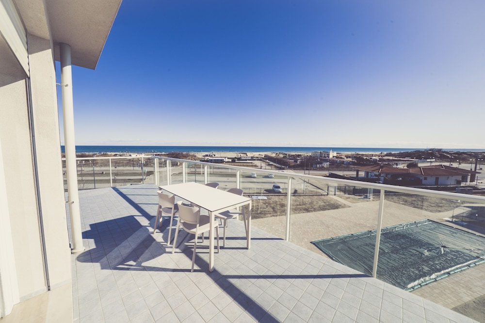 Residence Sabbia e Mare — 4-Star Luxury Hotel in Rosolina, Italy