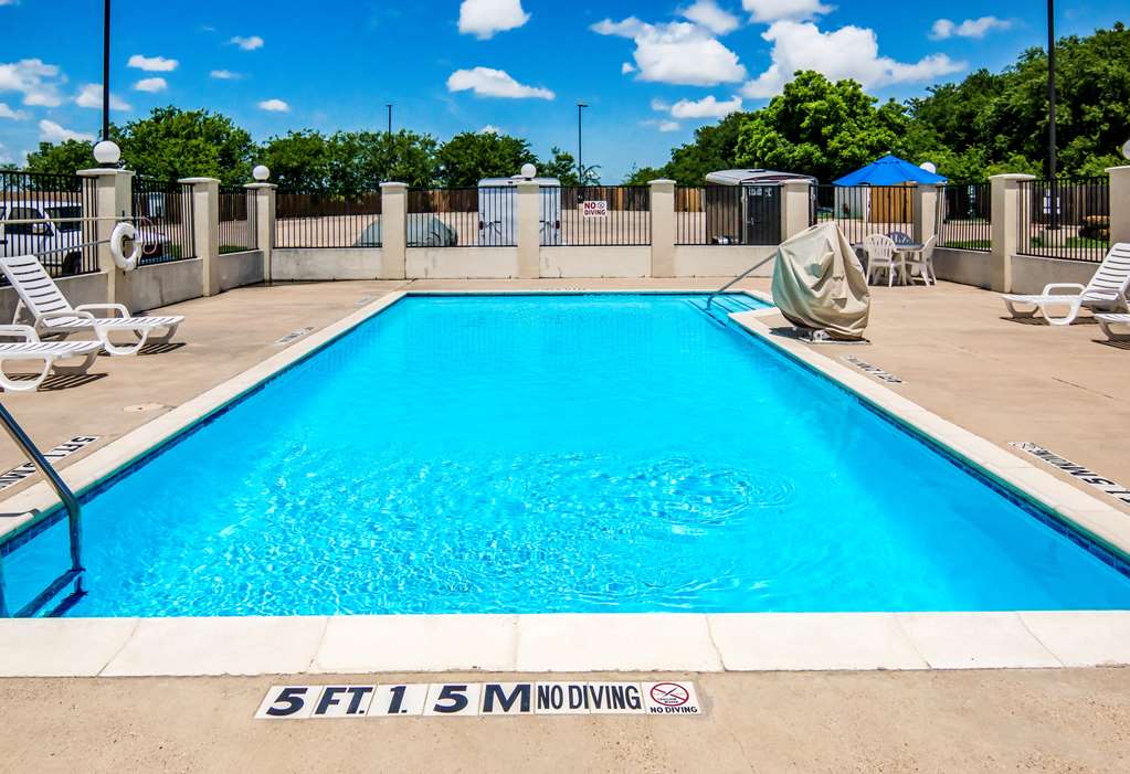 Motel 6 Cleburne TX - photo 9