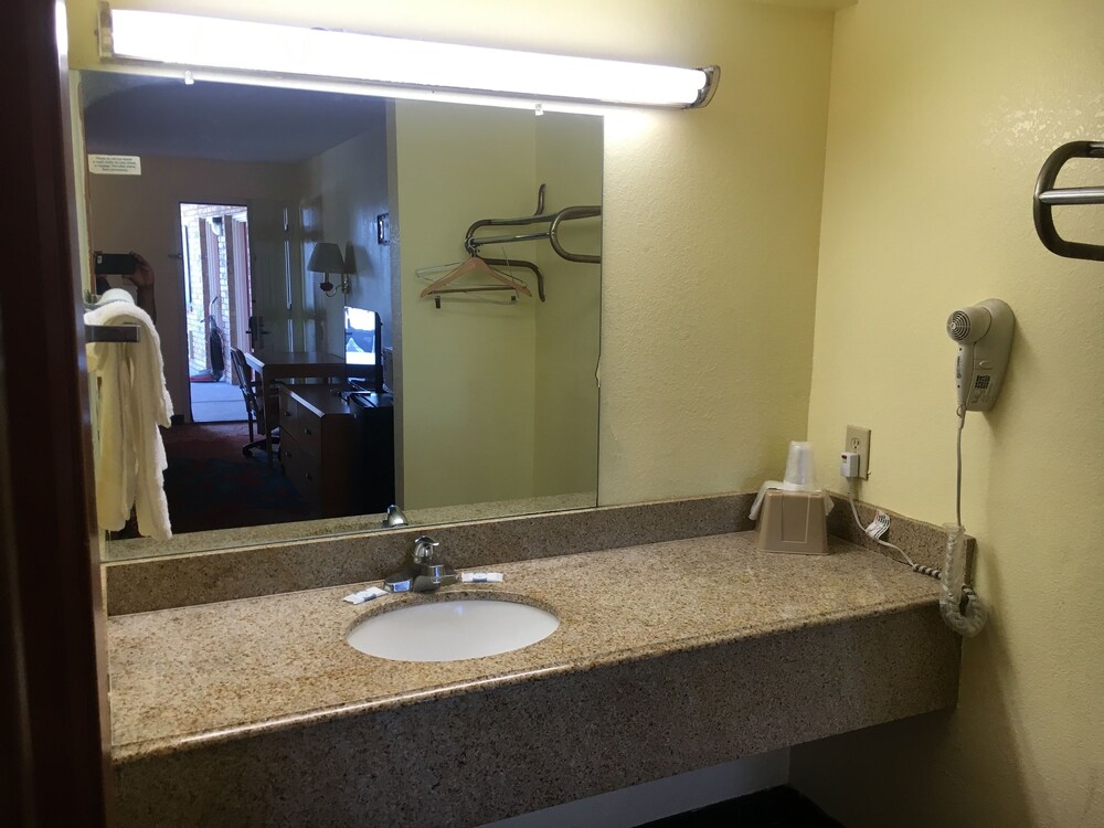 Executive Inn Odessa - photo 7