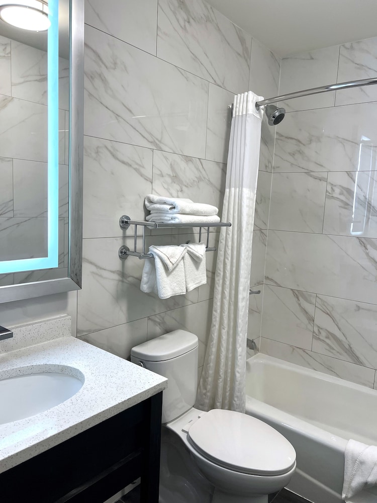 Lotus BLU Inn & Suites - photo 38