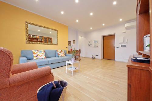 Ych Luminoso Appartamento Nel Cuore di Testaccio — 4-Star Luxury Hotel in Rome, Italy