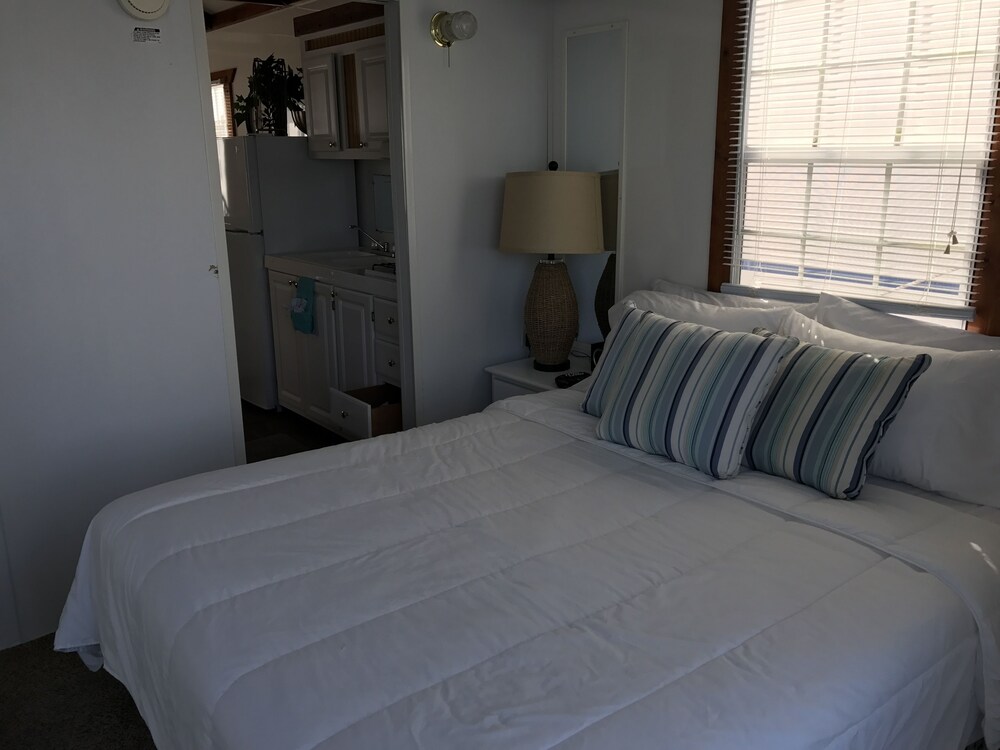 Mangrove Marina and Resort Aqualodge Houseboats - photo 13