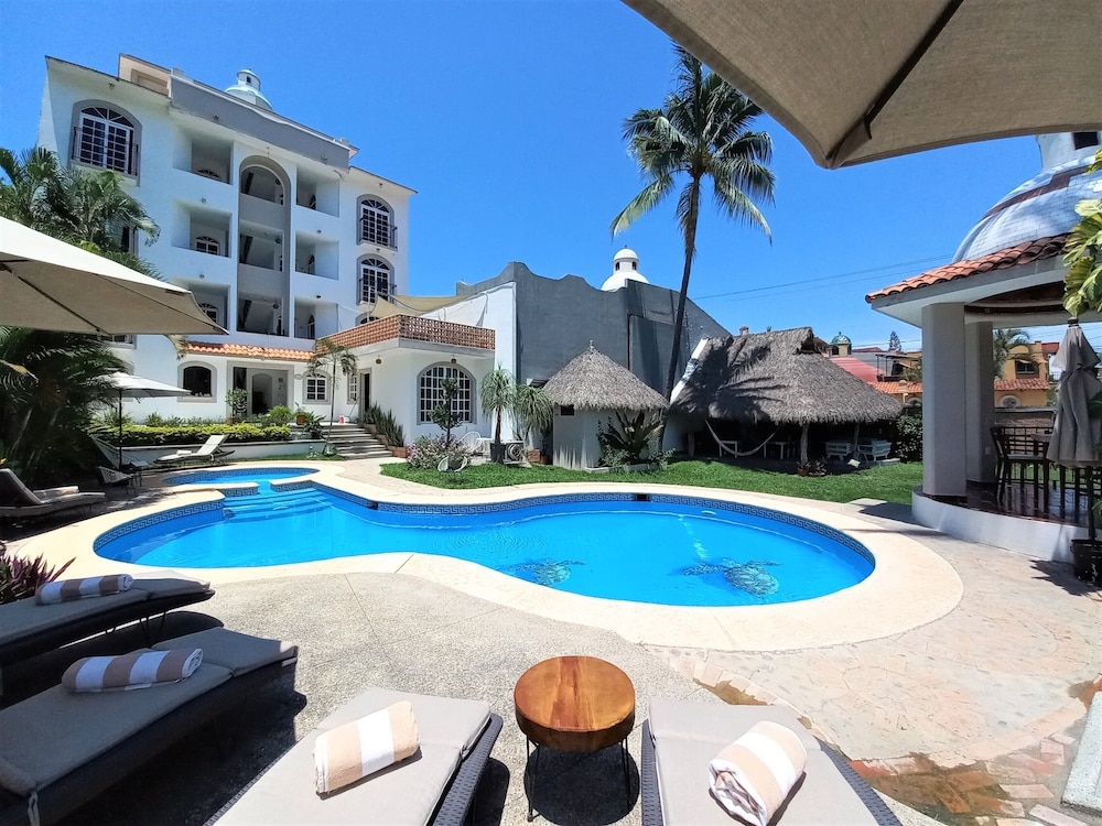 Bungalow Paraiso Bucerias — 4-Star Luxury Hotel in Bucerias, Mexico