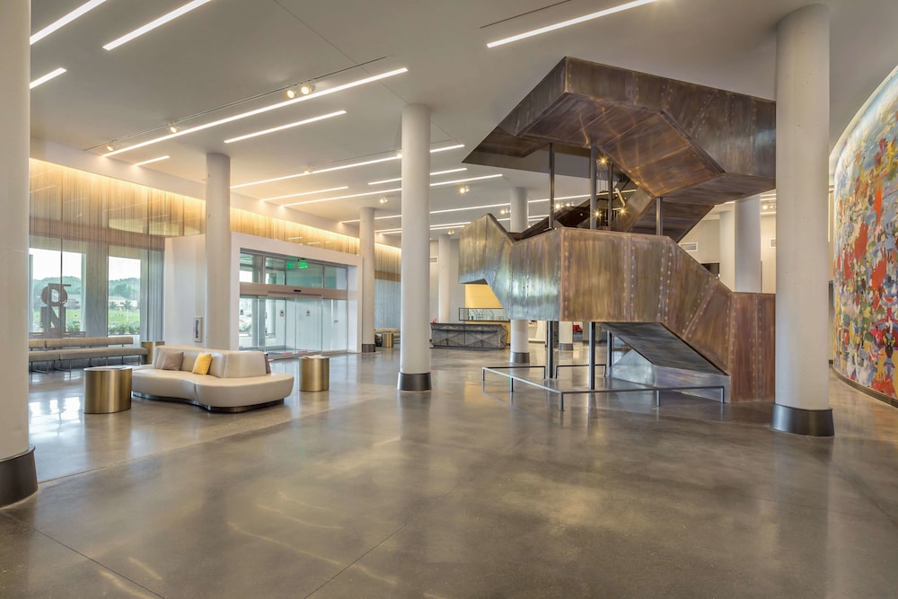 The Summit Hotel - photo 6