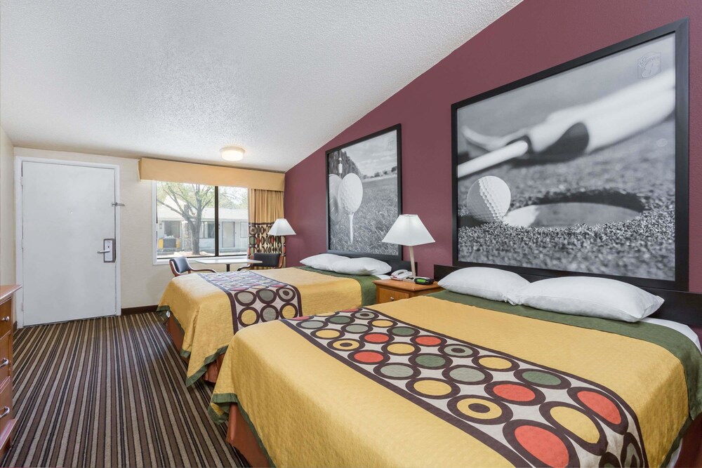 Super 8 by Wyndham Aberdeen Southern Pines - photo 10