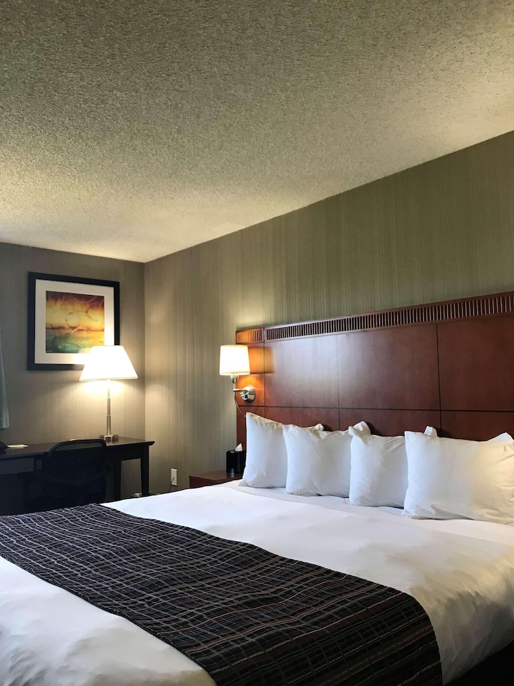 Country Inn & Suites by Radisson Delta Park North Portland - photo 21